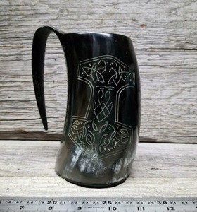 FAIZA CRAFT Tazas de Cuerno de Búfalo Vikingas Hechas a Mano de Primera Calidad, Duraderas, Cuerno Natural Pulido para Cerveza, Hidromiel y Eventos Medievales - Product Image 4