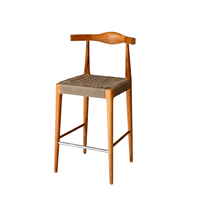 Chaise de bar robuste Mudi Luxury en teck massif, finition naturelle, design scandinave, pour usage commercial, scolaire et extérieur