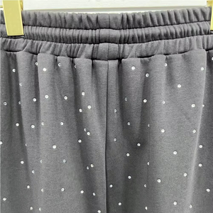 Nouvel ensemble de survêtement gris à pois pour femme, fabriqué au Pakistan, avec sweat à capuche zippé et pantalon imprimé à pois, service OEM, vente chaude - Product Image 6