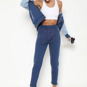Ensemble de survêtement pour femme au design élégant, en coton doux, pour une tenue décontractée au quotidien - Product Image 5