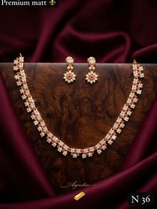Colección Elegante de Alta Calidad, Juego de Collar y Aretes de Perlas Kundan Chapados en Oro, Joyería de Boda para Mujer, Diseño Clásico de Última Moda - Product Image 1