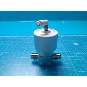 Conjunto de Sensor de Alta Pureza TKF S4PDVN-VM-C-B-P S957302513097, Usado como Pieza de Repuesto para Equipos Semiconductores Legacy - Product Image 5