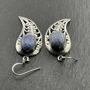 Boucles d'oreilles pendantes fantaisie en argent sterling et lapis-lazuli vintage, bijoux faits à la main avec pierres précieuses bleues, cadeau élégant pour femmes - Product Image 6