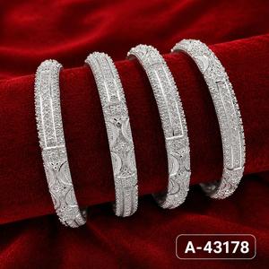 อัญมณีอัญมณีอัญมณีสีม่วงแบบเรขาคณิต24K สร้อยข้อมือโลหะผสมสังกะสีสร้อยข้อมือเพทายสำหรับผู้หญิง A-43174อินเทรนด์เครื่องประดับของบุคคลที่สาม - Product Image 4