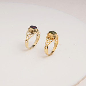 Bague en laiton avec péridot vert ovale facetté, taille fixe, élégante, sertie d'une monture marine, faite à la main, design de bijoux pour femmes - Product Image 3