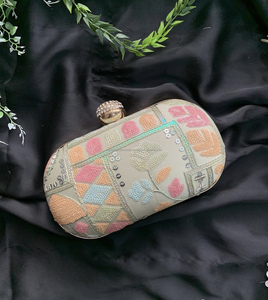 กระเป๋าคลัทช์ลายดอกไม้เรซินสำหรับผู้หญิงกระเป๋าคลัทช์ลายดอกไม้แฟชั่นสำหรับงานปาร์ตี้ - Product Image 1