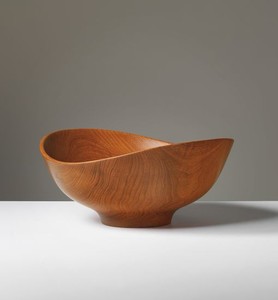 Compre un tazón de madera tallado a mano con diseño curvo asimétrico, plato decorativo rústico para servir frutas, ensaladas y decoración del hogar - Product Image 3