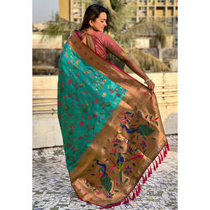 Sari en soie Paithani bleu Firozi, tissé avec des fils de zari, vêtements indiens et pakistanais - Product Image 4
