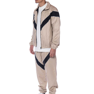 Ensemble de survêtement sportif pour homme 2026, beige et noir, blocs de couleur, fermeture éclair intégrale, léger en polyester, tenue décontractée, collection printemps - Product Image 2