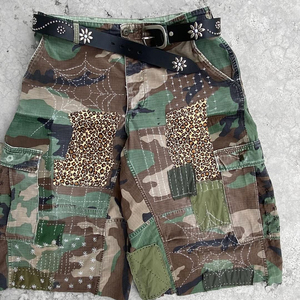<b>Men's</b> Camouflage Patchwork Bermuda <b>Shorts</b> With Leopard <b>Patches</b> And Applique Design Casual Style Mid Waist Canvas Material - Product Image 3