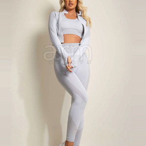 Conjunto de Yoga de 3 Piezas para Mujer, Diseño Moderno, Personalizado, Sin Costuras, Ropa Casual - Product Image 5