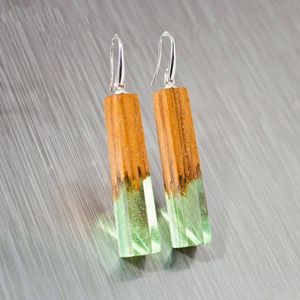 Boucles d'oreilles en résine époxy de haute qualité, bijoux en résine faits à la main, légères et tendance, collection de boucles d'oreilles statement - Product Image 4