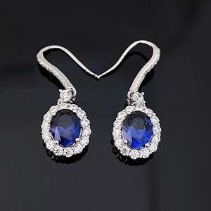 Boucles d'oreilles pendantes Victoria Sapphire en argent sterling, pierre de naissance de septembre, cadeau de mariage ou de Noël pour femme - Product Image 1