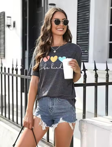 เสื้อยืดแขนสั้นผู้หญิงไซส์ใหญ่ลายบาติก พิมพ์โลโก้ได้ ผ้าฝ้าย 100% ระบายอากาศดี เป็นมิตรกับสิ่งแวดล้อม ราคาถูก รับผลิตแบบ OEM ขายส่ง - Product Image 3