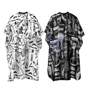 เสื้อคลุมตัดผมโพลีเอสเตอร์กันน้ำใช้ได้ทุกเพศแบบพรีเมียมพร้อมปิดคอแบบยืดหยุ่นปรับได้ทนทานและสะดวกสบายในการตัดผม - Product Image 1