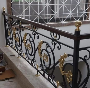 Panneau de balustrade moderne en fer forgé noir et laiton avec volutes dorées - Product Image 5