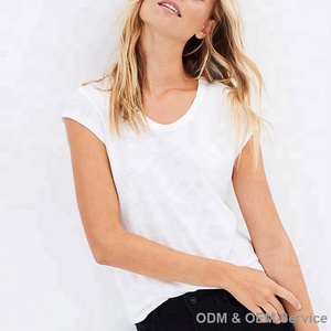 Camiseta de algodón 100% para mujer, ligera, transpirable, de secado rápido y color liso. - Product Image 1