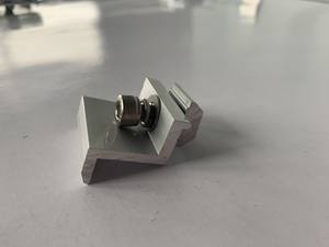 Support de montage solaire fabriqué au Vietnam, pince d'extrémité en aluminium pour système solaire au sol de haute qualité - Product Image 3