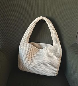 Disponible en diferentes colores, diseños de cuentas, tamaños, formas y opciones de acabado para adaptarse a su colección. - Product Image 4