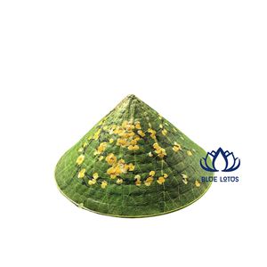Chapeau vietnamien artisanal décoratif sculpté en forme de gourde, disponible |   Souvenir écologique et durable, accessoire photo culturel, cadeau - Product Image 1