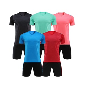 Maillot de football personnalisé pour hommes adultes avec logo et numéros personnalisés, tissu respirant, manches courtes, uniforme de football sublimé - Product Image 1