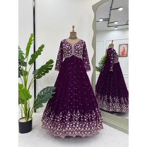 Robe de soirée XL avec fil et travail de séquence - Product Image 4
