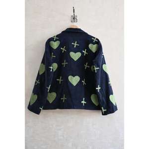 Chaqueta Varsity de Terciopelo con Bordado Suzani Vintage de SR Exports, Chaqueta Boho Floral Reversible, Abrigo Étnico Hecho a Mano para Mujer, Otoño/Invierno - Product Image 5