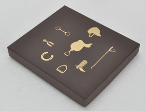Juego de Servir Queso de Lujo, 4 Piezas, Juego de Cubiertos de Acero Inoxidable con Recubrimiento PVD Dorado, con Asas de Herraje, en Elegante Caja de Regalo Personalizada - Product Image 2