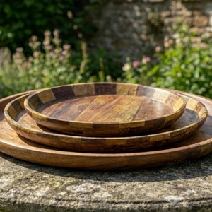 Assiette de service ronde en bois durable avec grain naturel et bords lisses, taille et couleur personnalisables pour une table élégante - Product Image 6