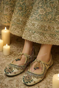 Khussa para Mujer de Primera Calidad, Bajo MOQ, Material Duradero, Seda Cruda, Venta al por Mayor - Product Image 5