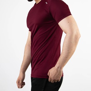 T-shirt décontracté pour homme en coton 100% à col rond, coupe classique, manches courtes, respirant et à séchage rapide - Product Image 1