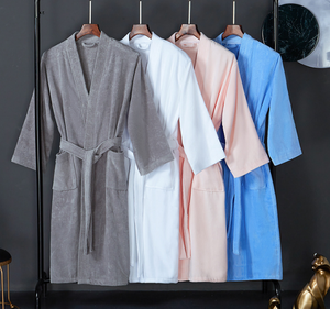 Albornoz Largo Estilo Kimono Nesta Sports, 100% Algodón Puro, Tela de Rizo, para Uso Doméstico, con Logotipo Personalizado - Product Image 4