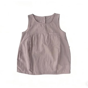 Camisetas sin mangas térmicas transpirables para niñas, 4 piezas, camisetas tipo camisola de color sólido, suaves y cómodas, con tirantes finos ajustables - Product Image 3