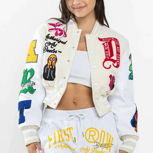 Chaqueta Corta de Mujer con Bordado Chenille Acolchado de Alta Calidad, Personalizada, Transpirable, Resistente al Viento y Ecológica - Product Image 1