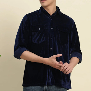 เสื้อเชิ้ตกำมะหยี่แขนยาวแฟชั่นลำลองสไตล์หรูหราสำหรับผู้ชาย ผู้ผลิตจากโรงงานโดยตรง เสื้อผ้าสตรีทแวร์ผู้ชาย เสื้อเชิ้ตกำมะหยี่สีพื้น - Product Image 1
