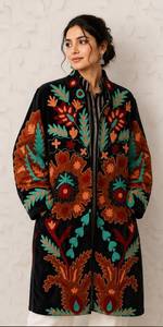 Manteau en velours Suzani brodé à la main pour femme, motif floral Paisley noir, veste longue ouverte sur le devant, style bohème, vêtement d'extérieur d'hiver, vente en gros - Product Image 4