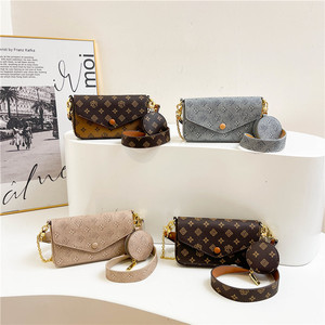 Bolso Bandolera Pequeño Cuadrado para Mujer, Bolso de Hombro Portátil con Cadena, Clásico - Product Image 5
