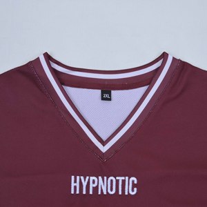 เสื้อฟุตบอลคุณภาพพรีเมียมขายส่ง ปรับแต่งได้สำหรับสโมสร ผลิตจากโพลีเอสเตอร์ 100% แขนสั้น ไซส์ใหญ่ ระบายอากาศได้ดี - Product Image 3