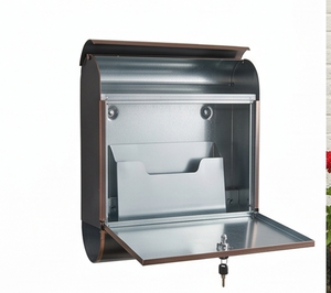 Boîte aux lettres murale en métal galvanisé de qualité supérieure, noire avec accents en cuivre, serrure à clé, étanche, accès frontal, finition thermolaquée - Product Image 5