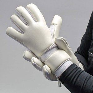 Gants de gardien de but de haute qualité avec logo et design personnalisés, paume avant en latex allemand, dos en silicone injecté, confort à rouleaux négatifs. - Product Image 3