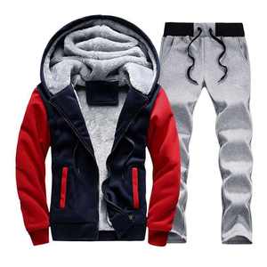 Conjunto Deportivo Personalizado de Invierno, 100% Poliéster, 2 Piezas, Top Corto y Pantalones Deportivos, Conjunto Deportivo para Hombre - Product Image 1