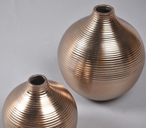 Floreros lacados de aluminio hechos a mano, conjunto de 2 proveedores al por mayor, venta directa de fábrica - Product Image 3