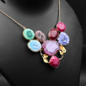 Collier Statement en pierres précieuses, plaqué or 18 carats, agate naturelle et rubis, collier artisanal audacieux - Product Image 3