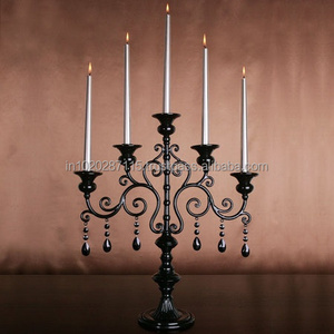 Candelabros de hierro de inspiración vintage Shabby chic con brazos de estilo barroco para interiores de casas románticas o decoración nupcial - Product Image 1