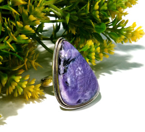Bague en charoïte naturelle, argent sterling 925 massif, faite à la main, cabochon en forme de poire violet, style bohème, certifiée par un tiers - Product Image 4