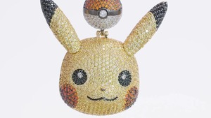 Collar con Colgante de Pikachu con Esfera Poké – Estilo Hip Hop Inspirado en Pokémon – Joyería Brillante para Amantes del Anime y Streetwear - Product Image 1