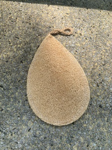 Éponge de bain en loofah naturelle en forme de goutte, brosse exfoliante pour le corps, pour enfants, style moderne, emballage personnalisé, Ho Chi Minh - Product Image 3