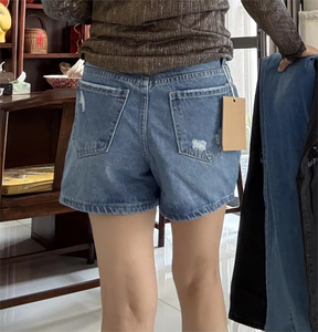Wholesale women's mid-<b>thigh</b> denim shorts - summer trendy washed-out distressed classic style straight-leg jeans - for ladies - Product Image 2