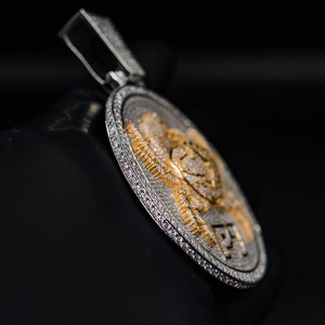 Colgante de lujo de plata 925 con moissanita y diseño de cangrejo chapado en oro, con incrustaciones micro pavé, dije temático para uso diario - Product Image 6