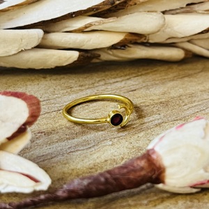 Anillo de Granate Minimalista con Banda Celestial, Anillos Boho de Latón para Mujer, Chapado en Oro de 18k, Joyería Fina con Diseño de Luna, Venta al por Mayor/OEM - Product Image 5